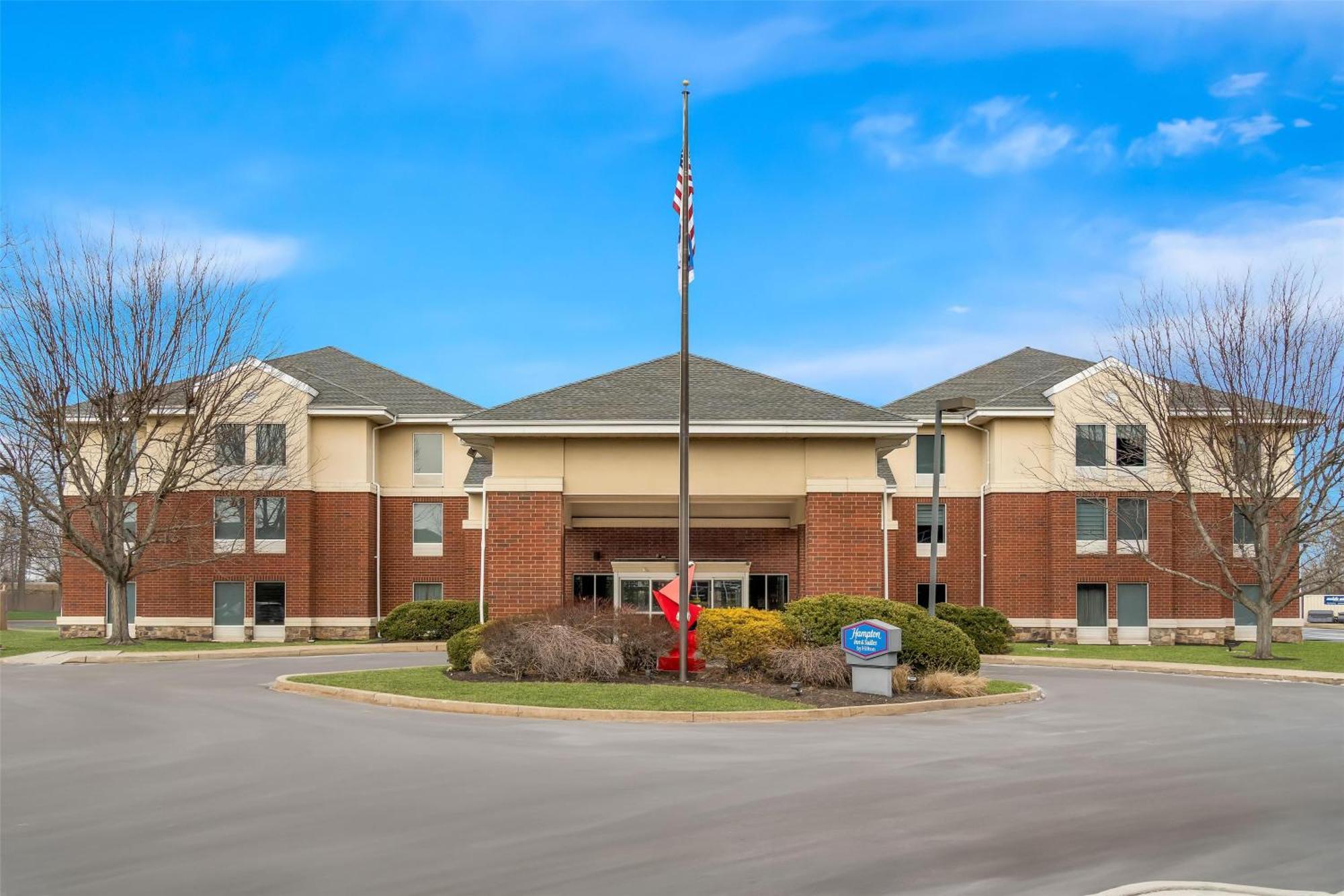 Hampton Inn & Suites Newtown Yardley Exterior photo